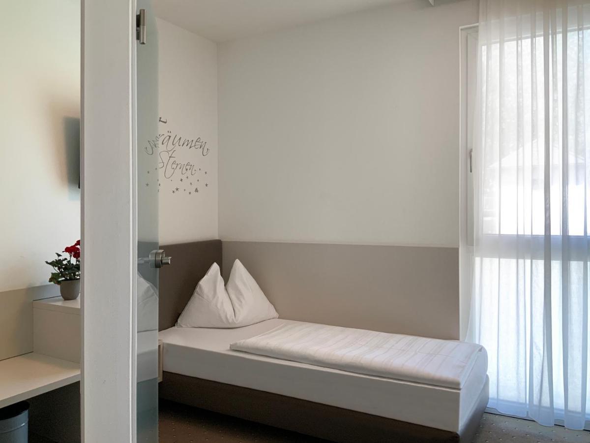 Hotel Lokomotive Линц Екстериор снимка