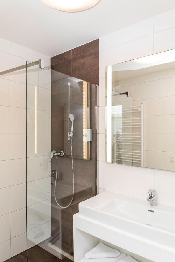 Hotel Lokomotive Линц Екстериор снимка
