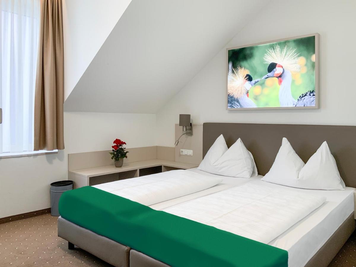 Hotel Lokomotive Линц Екстериор снимка