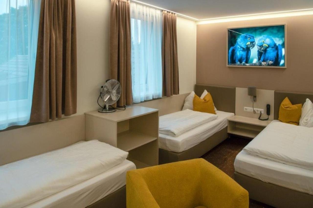 Hotel Lokomotive Линц Екстериор снимка