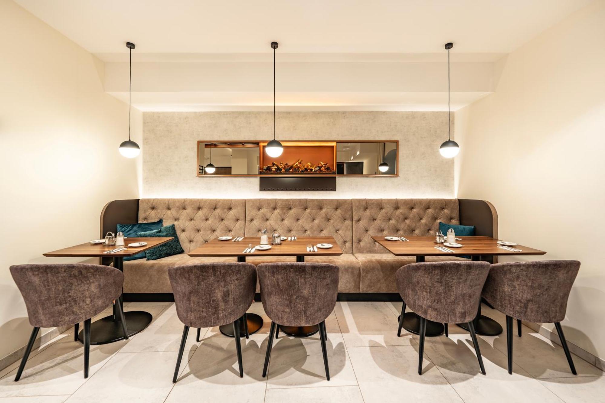 Hotel Lokomotive Линц Екстериор снимка