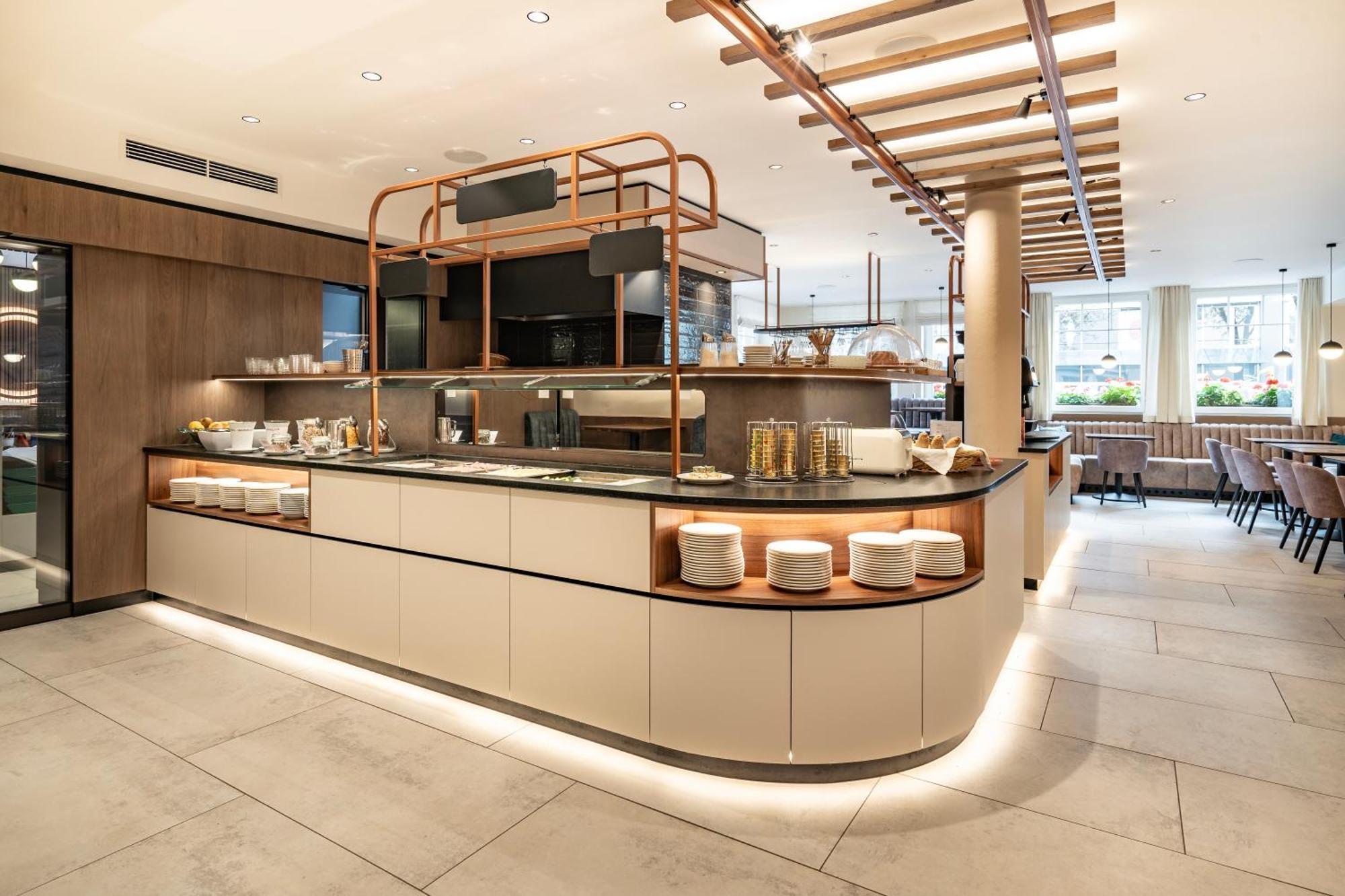 Hotel Lokomotive Линц Екстериор снимка