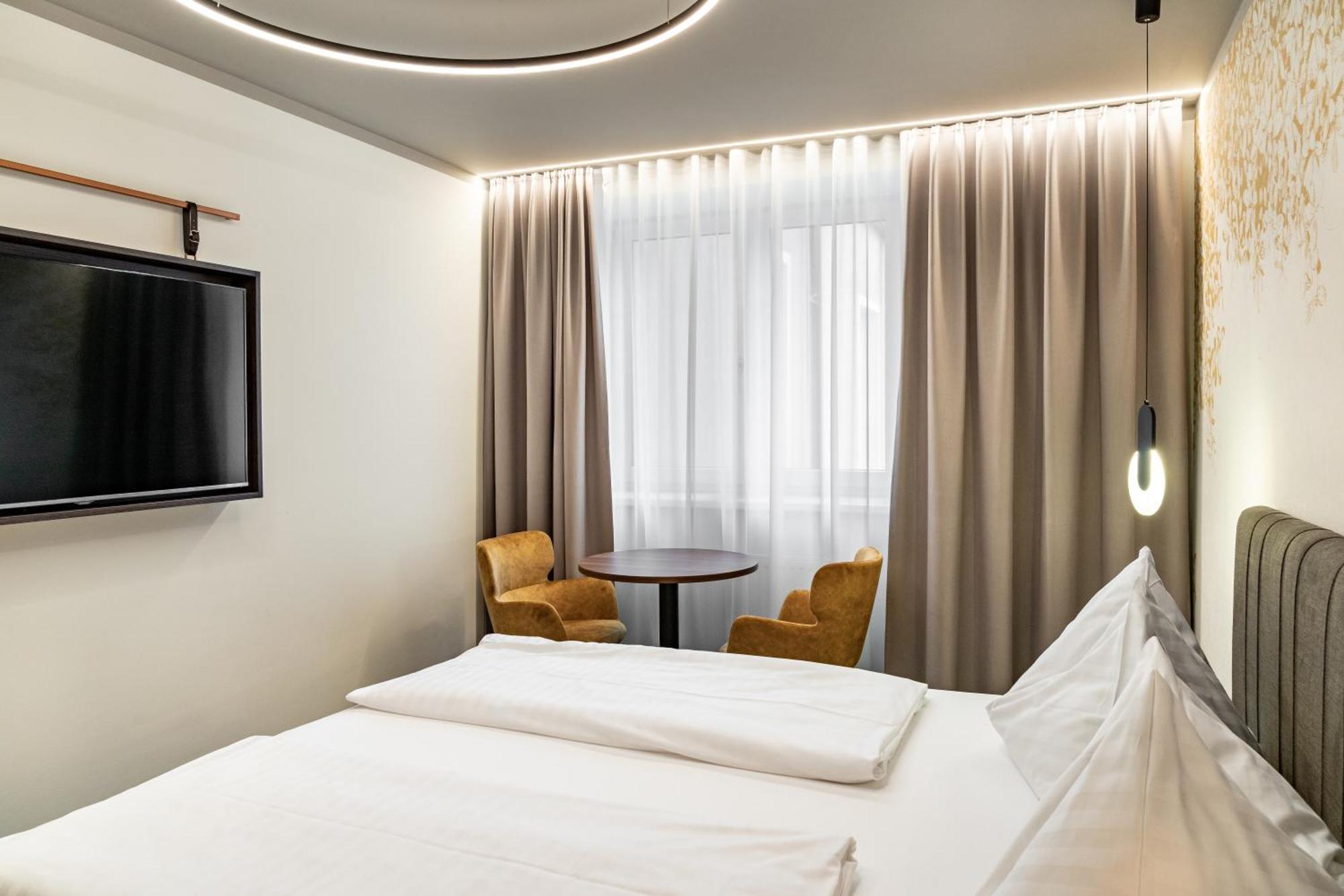 Hotel Lokomotive Линц Екстериор снимка