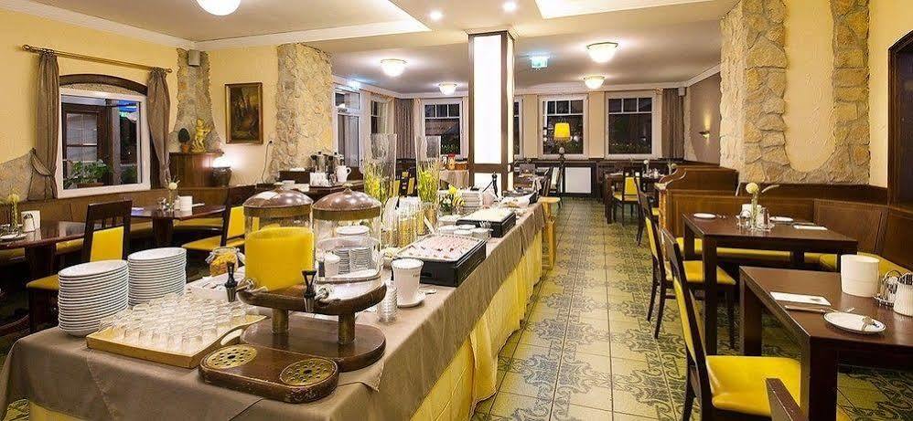 Hotel Lokomotive Линц Екстериор снимка